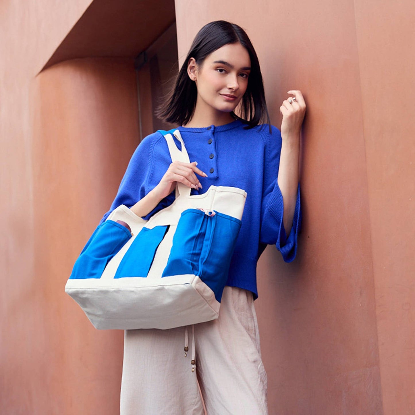 Pocket Tote Long Handle 8-Pocket Tote